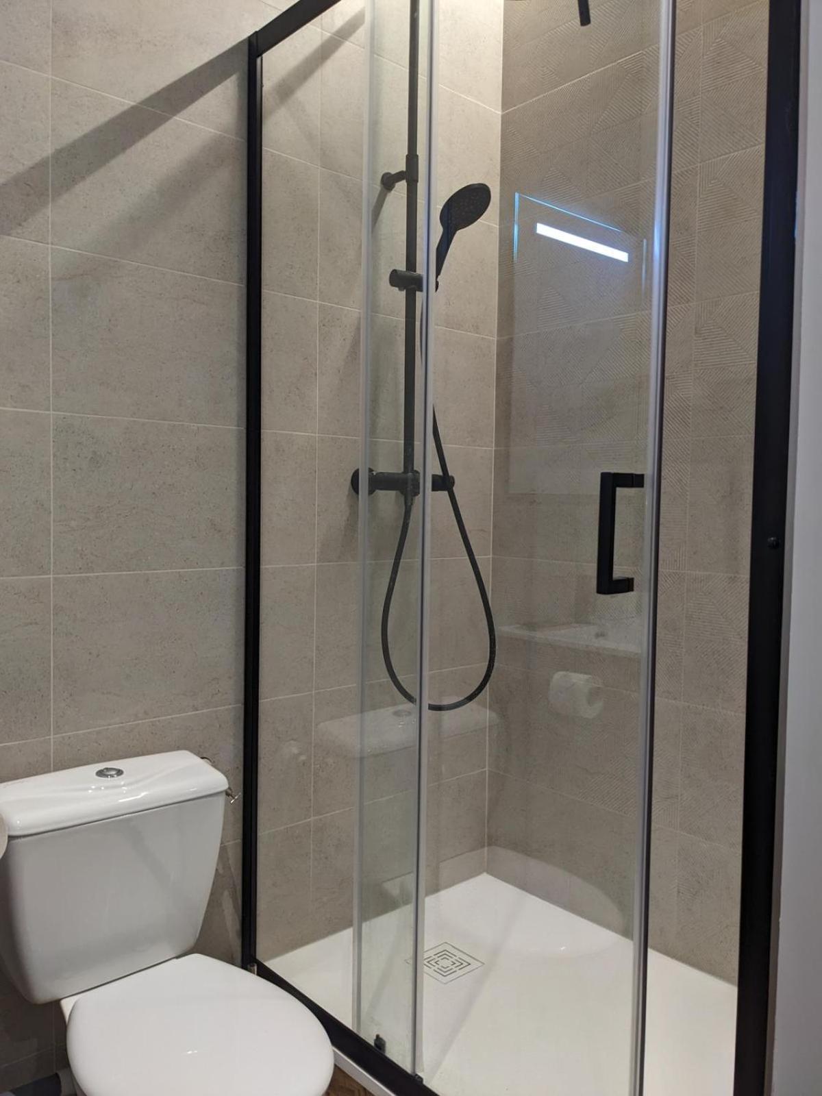 Le 12 Wifi Cosy Parking 3 Apartment Saint-Etienne  Luaran gambar
